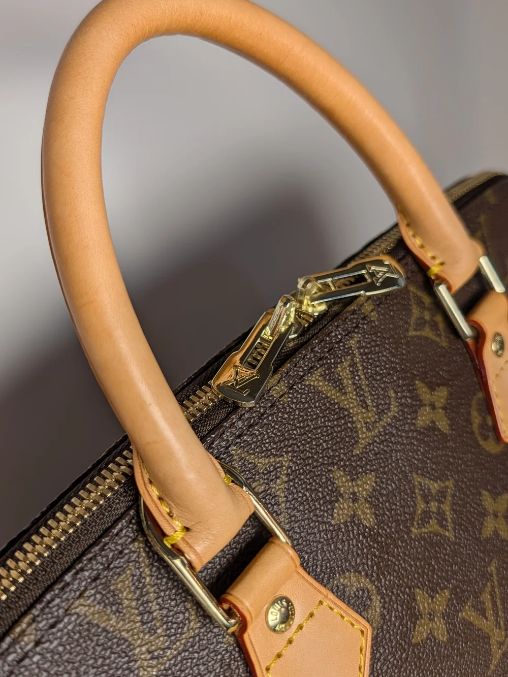 Authentic Louis Vuitton Alma PM Monogram Canvas Excellent Vintage w/ Lock & Keys